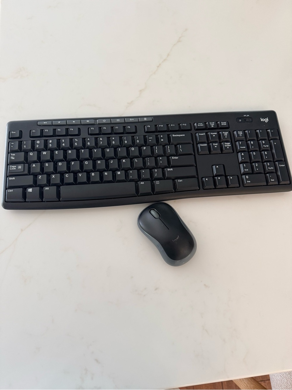 Logitech K270 Wireless Keyboard and M185 Wireless Mouse Combo